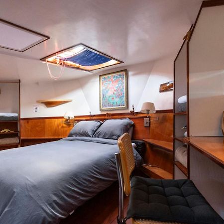 Anna Houseboat Hotel Amsterdam Exterior foto